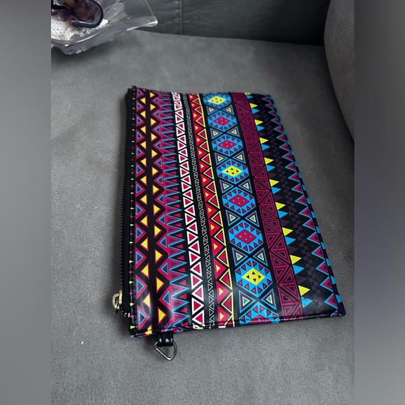 Women' Wallet With Indian Design Accent Gold Zipper Enclosure PURSE-SALE was $19 - Picture 2 of 8